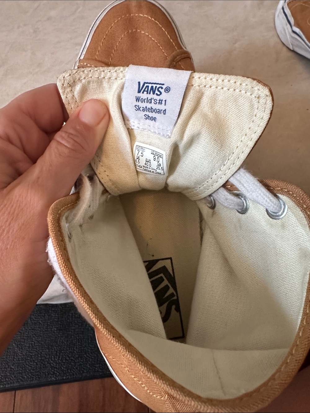 Vans - Picture 7 of 7